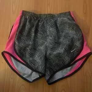 Nike Dri Fit Running Womens Shorts Black w/pink Print XS Inner Liner